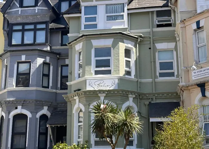 The Boho - 4 Min Walk To Beach & Town